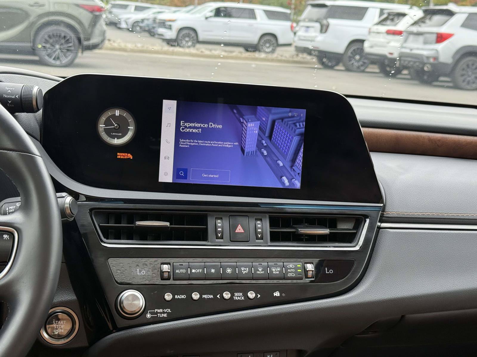 Used 2025 Lexus ES 350 w/ Premium Package FWD image 10