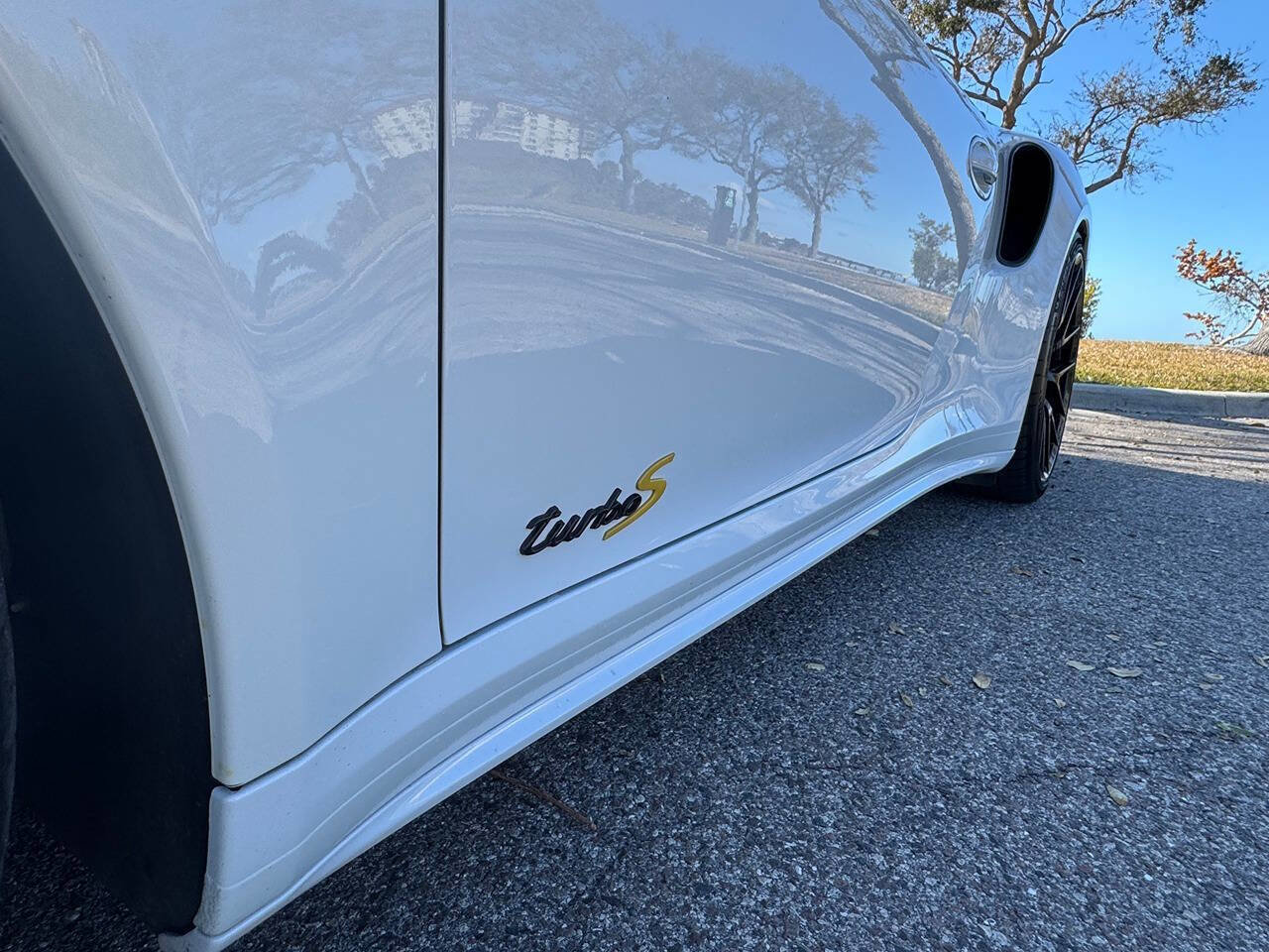 Used 2015 Porsche 911 Turbo S AWD/4WD image 51