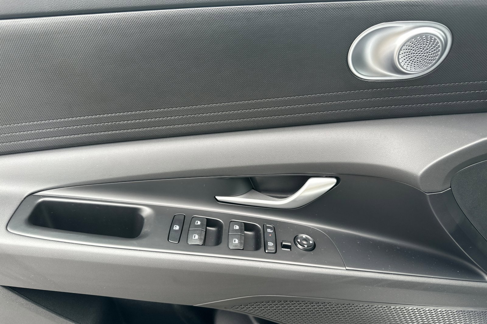 New 2026 Hyundai Elantra Blue FWD image 11