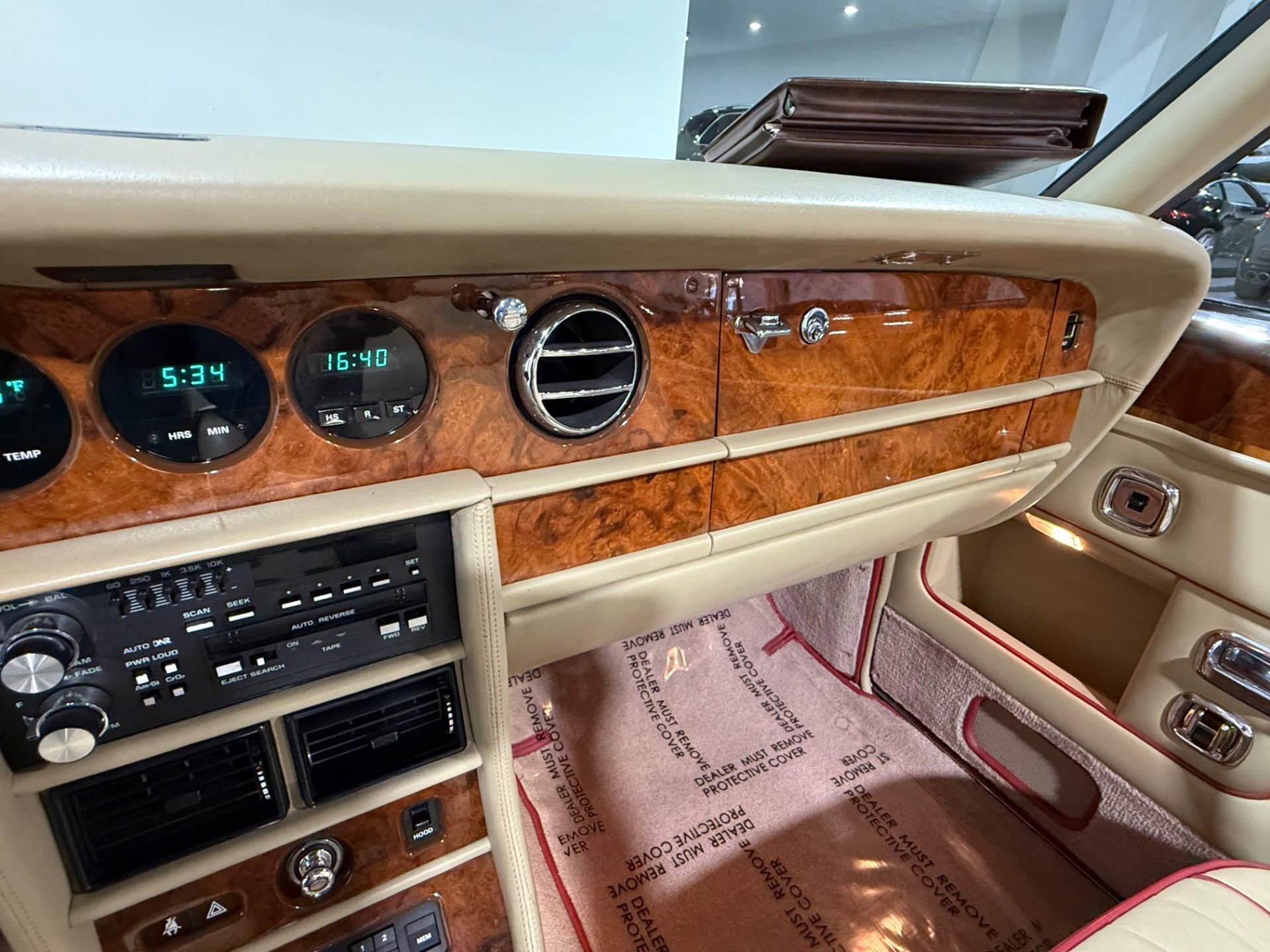 Used 1988 Rolls-Royce Corniche II image 40