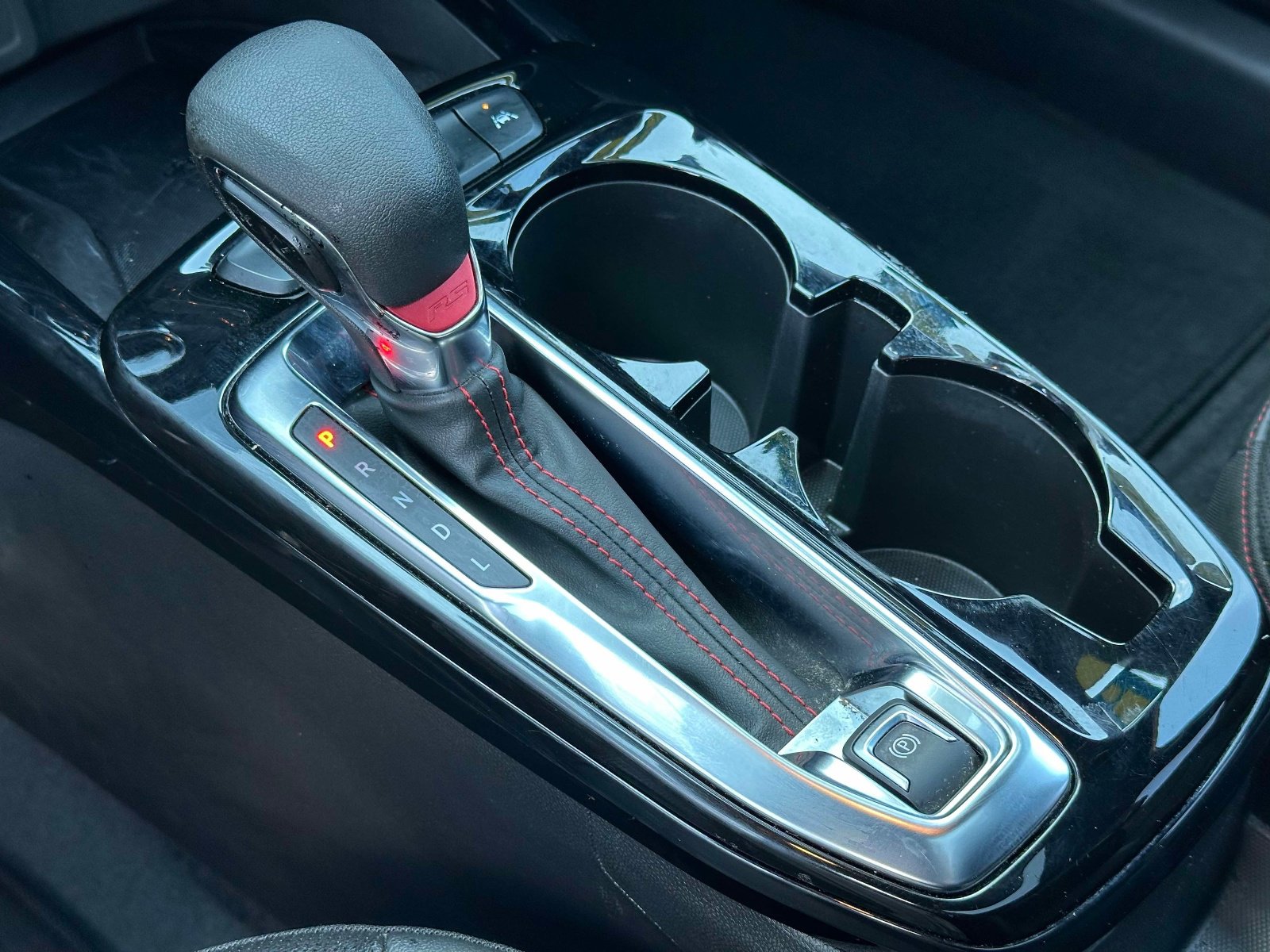 Certified 2024 Chevrolet Trax RS w/ Sunroof Package image 32