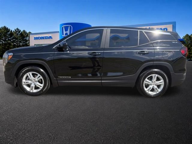 Used 2024 GMC Terrain SLE w/ LPO, Floor Liner Package FWD image 10
