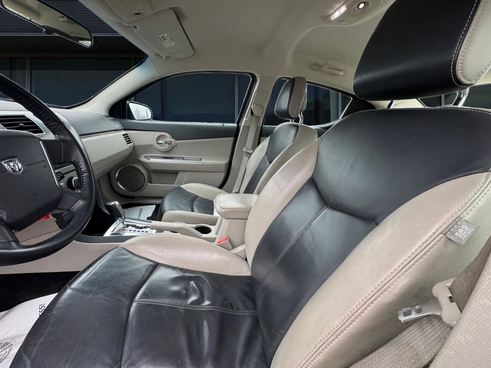 Used 2010 Dodge Avenger R/T image 2