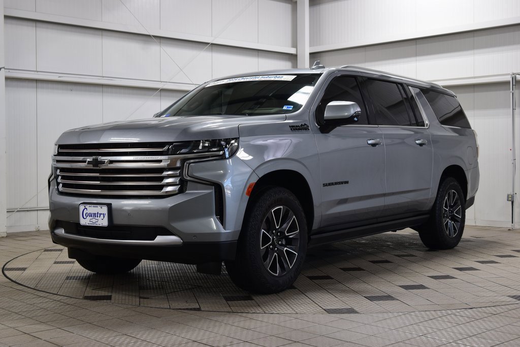 Used 2024 Chevrolet Suburban High Country image 3