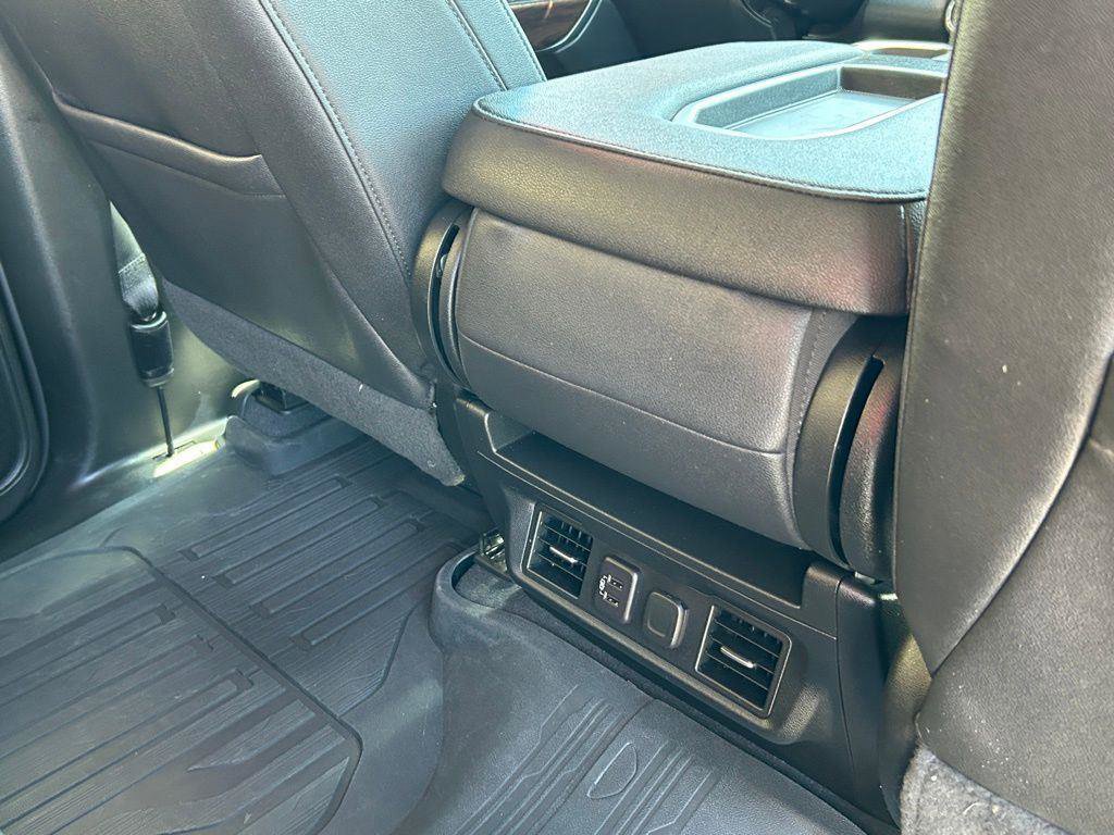 Used 2023 GMC Sierra 3500 SLT image 18
