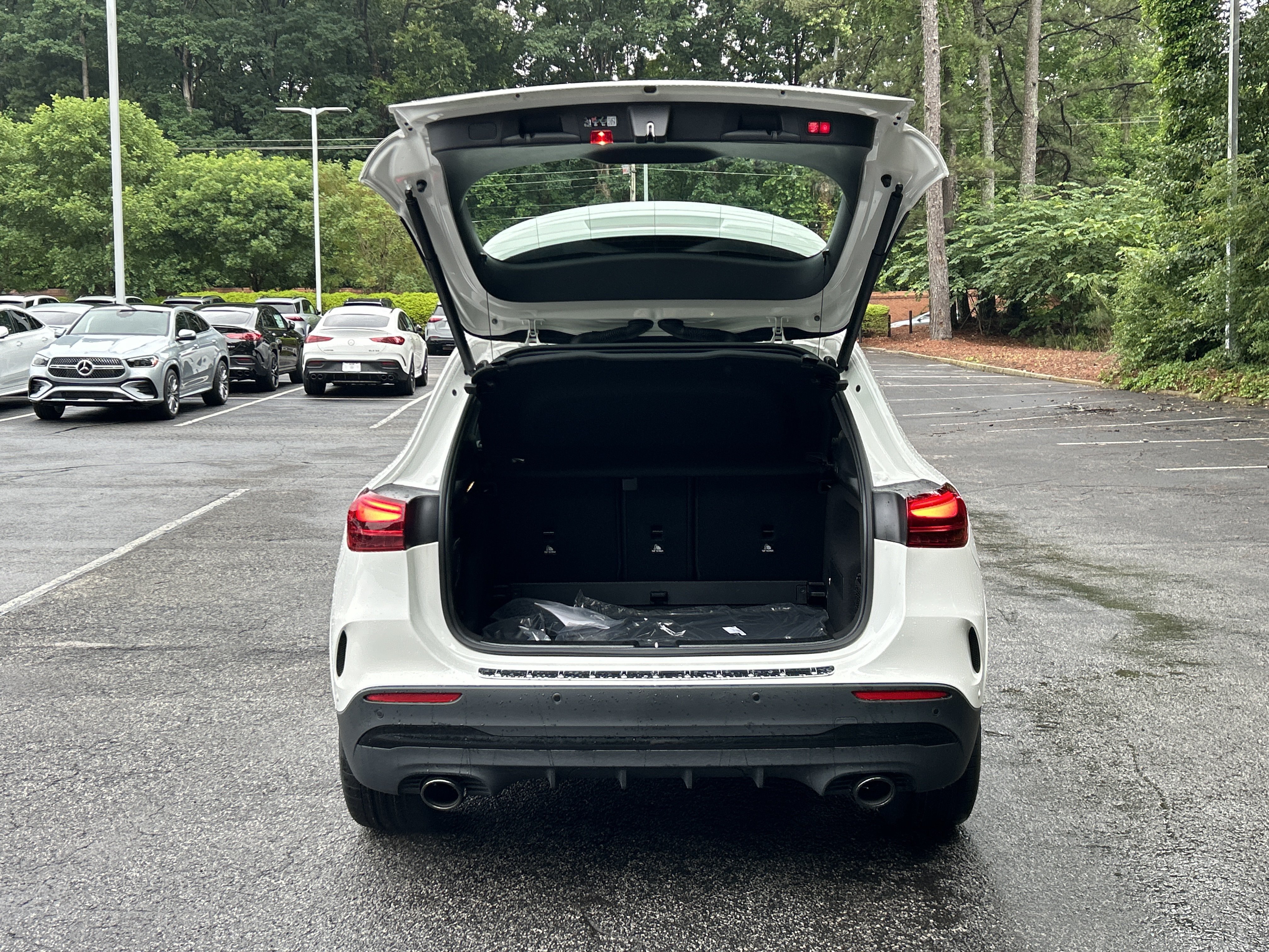 New 2026 Mercedes-Benz GLA 35 AMG 4MATIC image 8