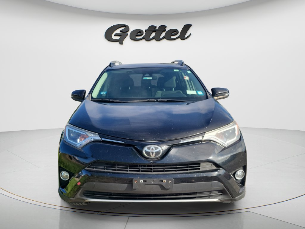 Used 2017 Toyota RAV4 XLE AWD/4WD image 2