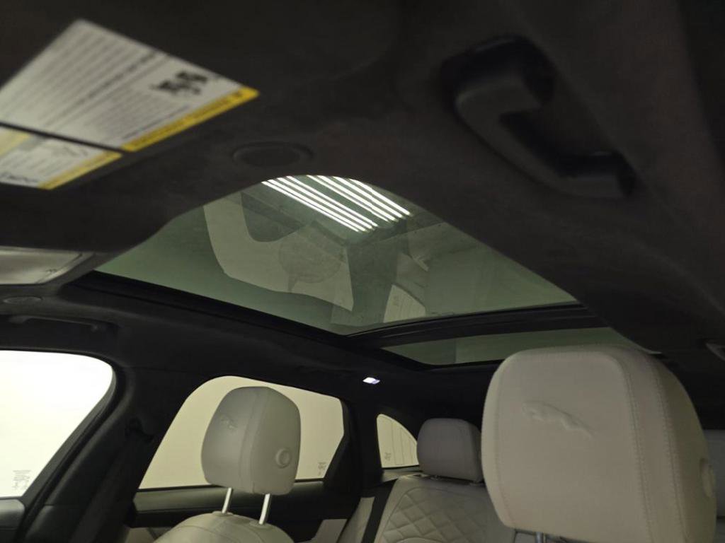 Used 2023 Jaguar F-PACE S AWD/4WD image 9