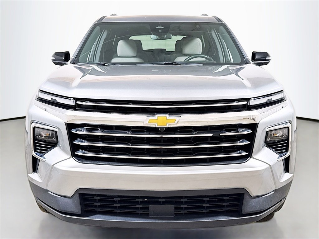 Certified 2025 Chevrolet Traverse LT image 2