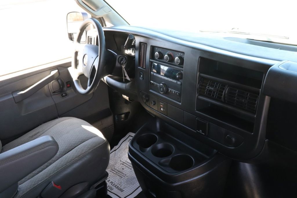 Used 2017 GMC Savana 2500 image 11