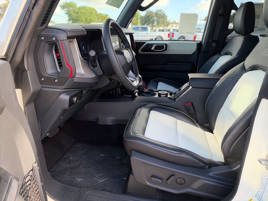 New 2026 Ford Bronco Outer Banks w/ Sasquatch Package AWD/4WD image 21