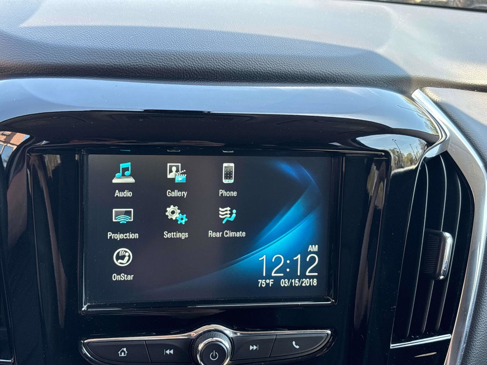 Used 2018 Chevrolet Traverse LS AWD/4WD image 27