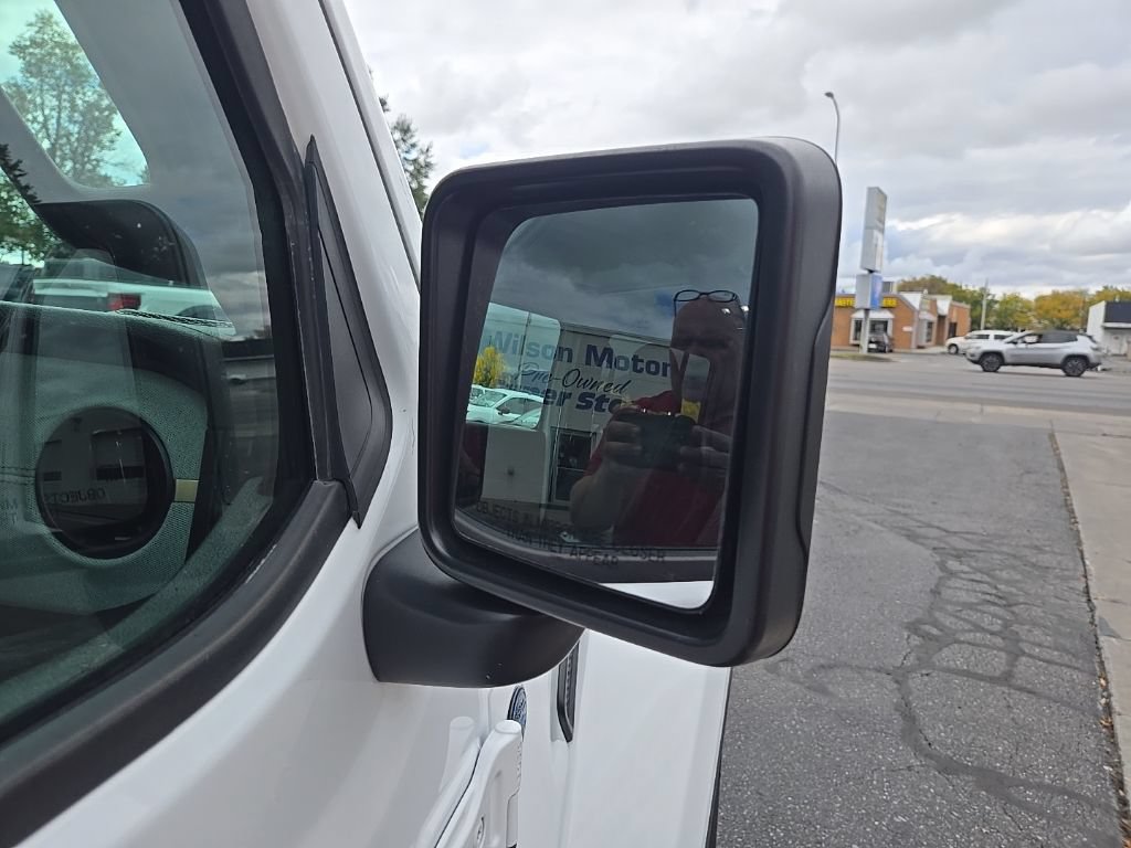 Used 2024 Jeep Wrangler Unlimited AWD/4WD image 29