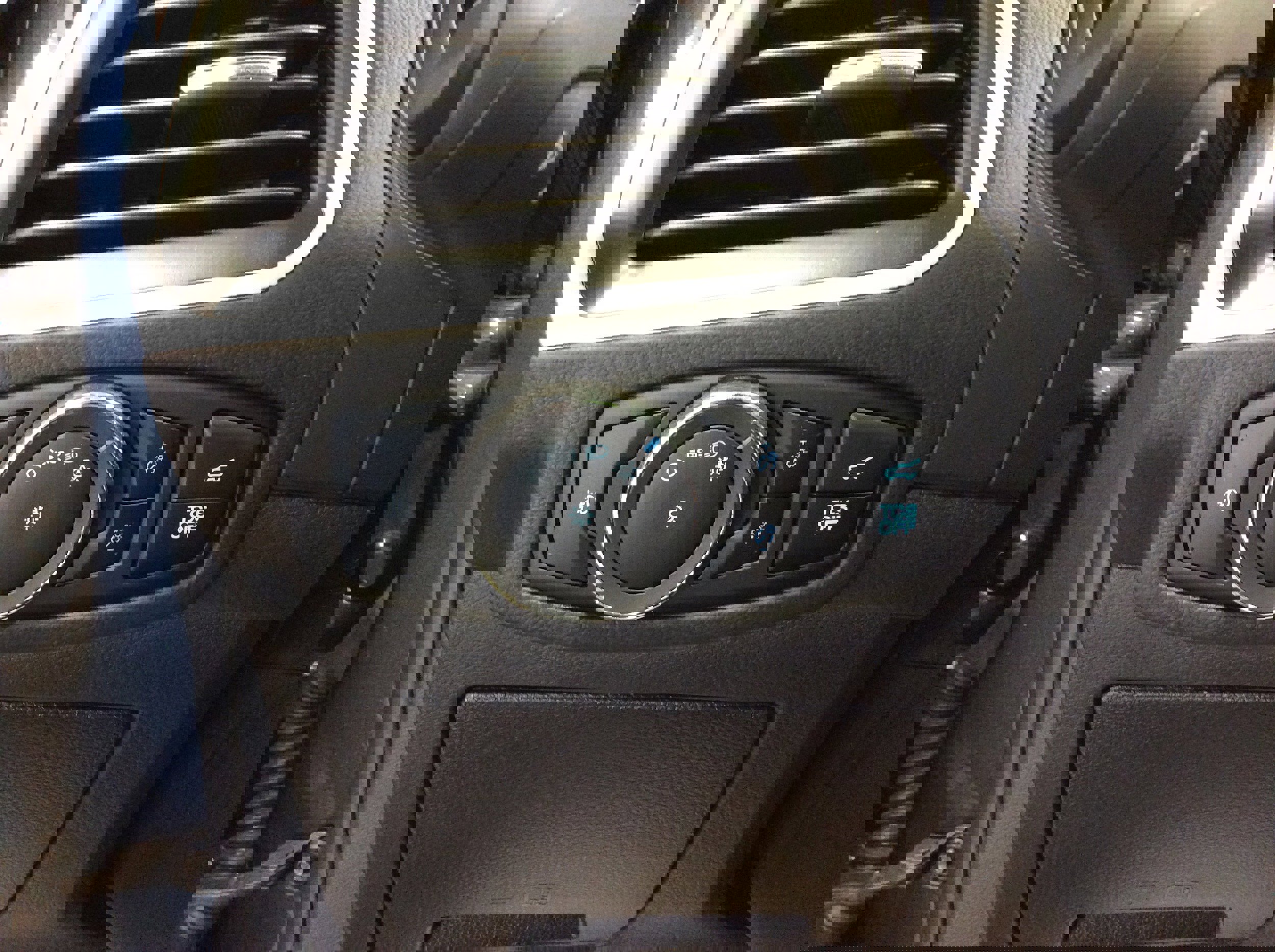 Used 2024 Ford Edge SEL w/ Convenience Package image 21