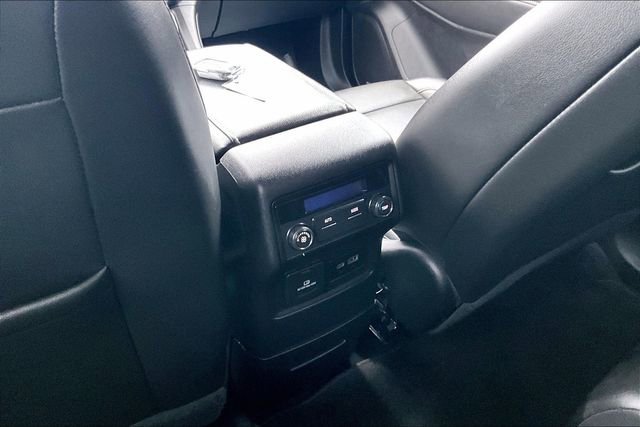 Used 2023 GMC Acadia SLT image 22