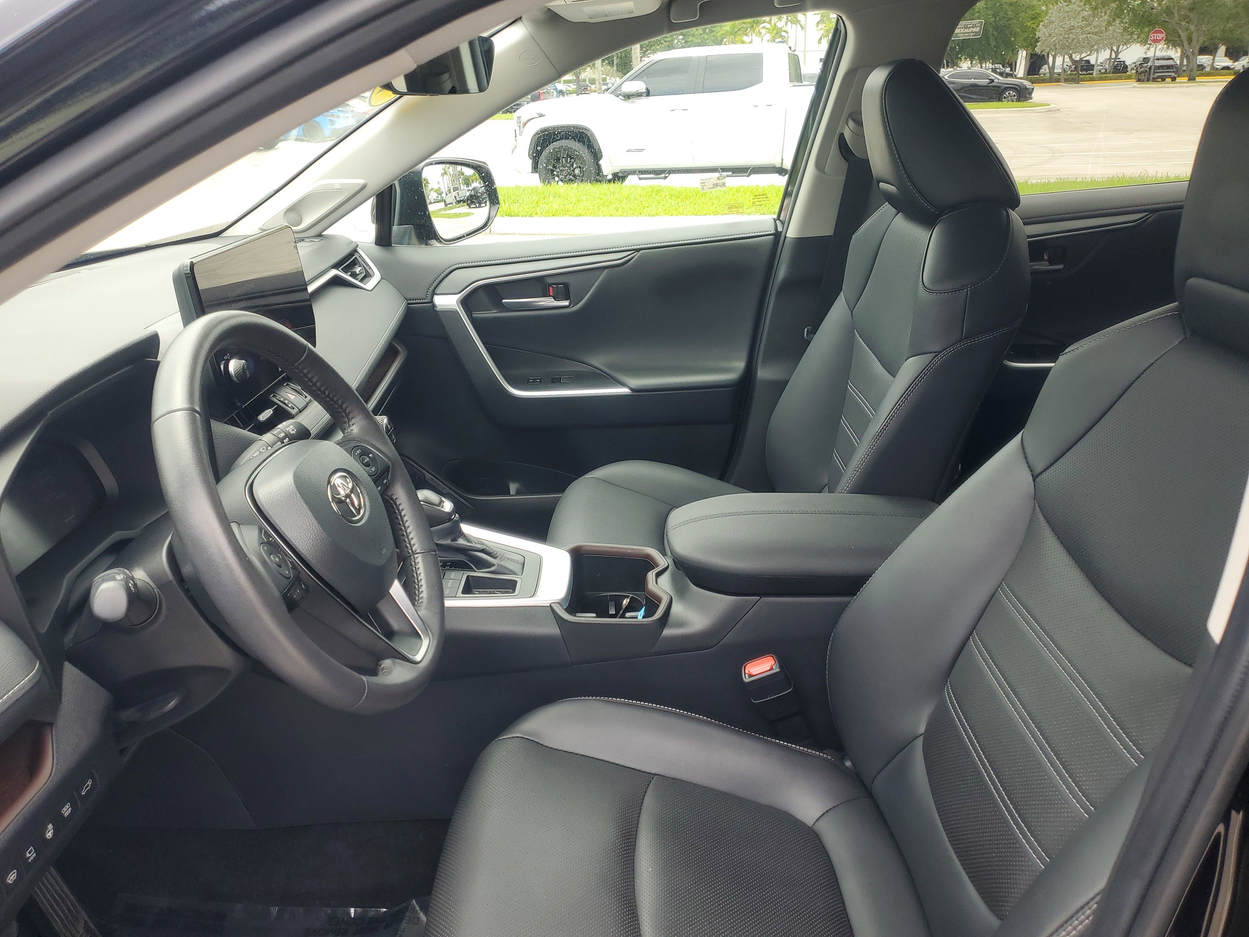 Used 2024 Toyota RAV4 Limited w/ Advanced Technology Package FWD image 17