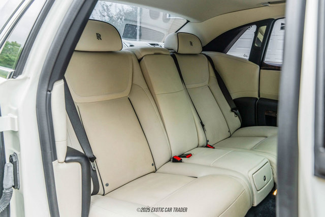 Used 2015 Rolls-Royce Ghost image 93
