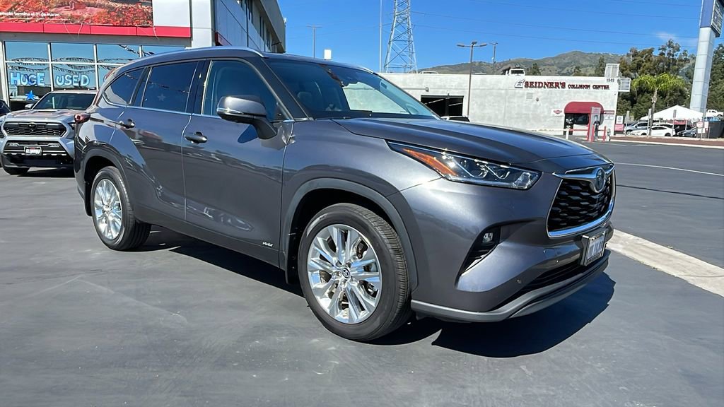 Used 2024 Toyota Highlander Limited image 35