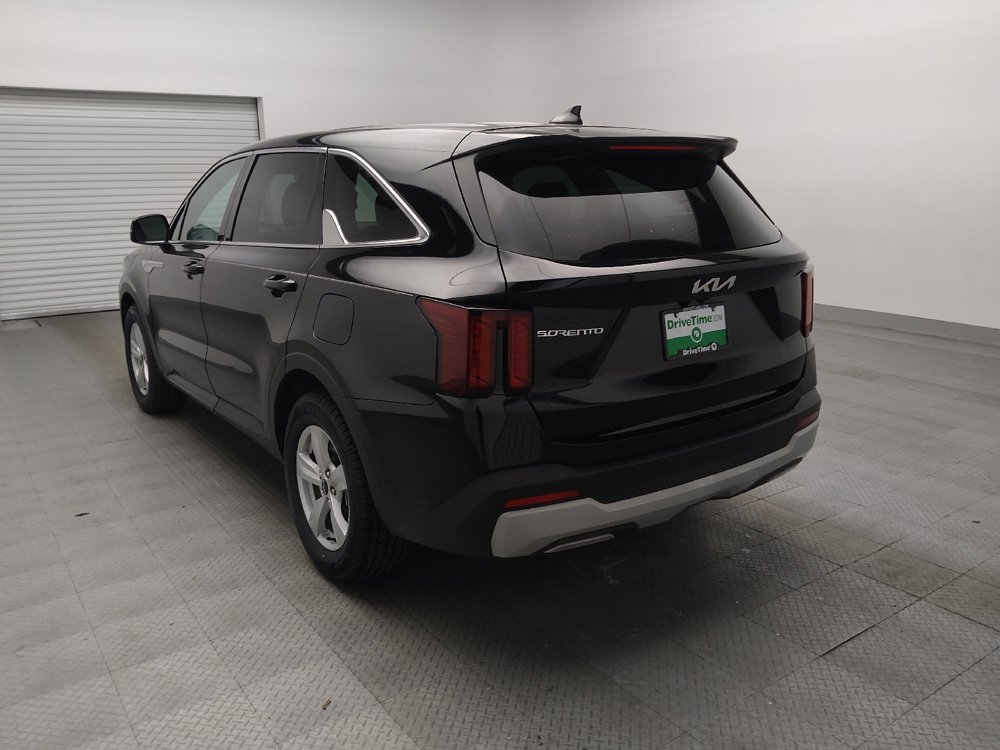 Used 2024 Kia Sorento LX FWD image 5