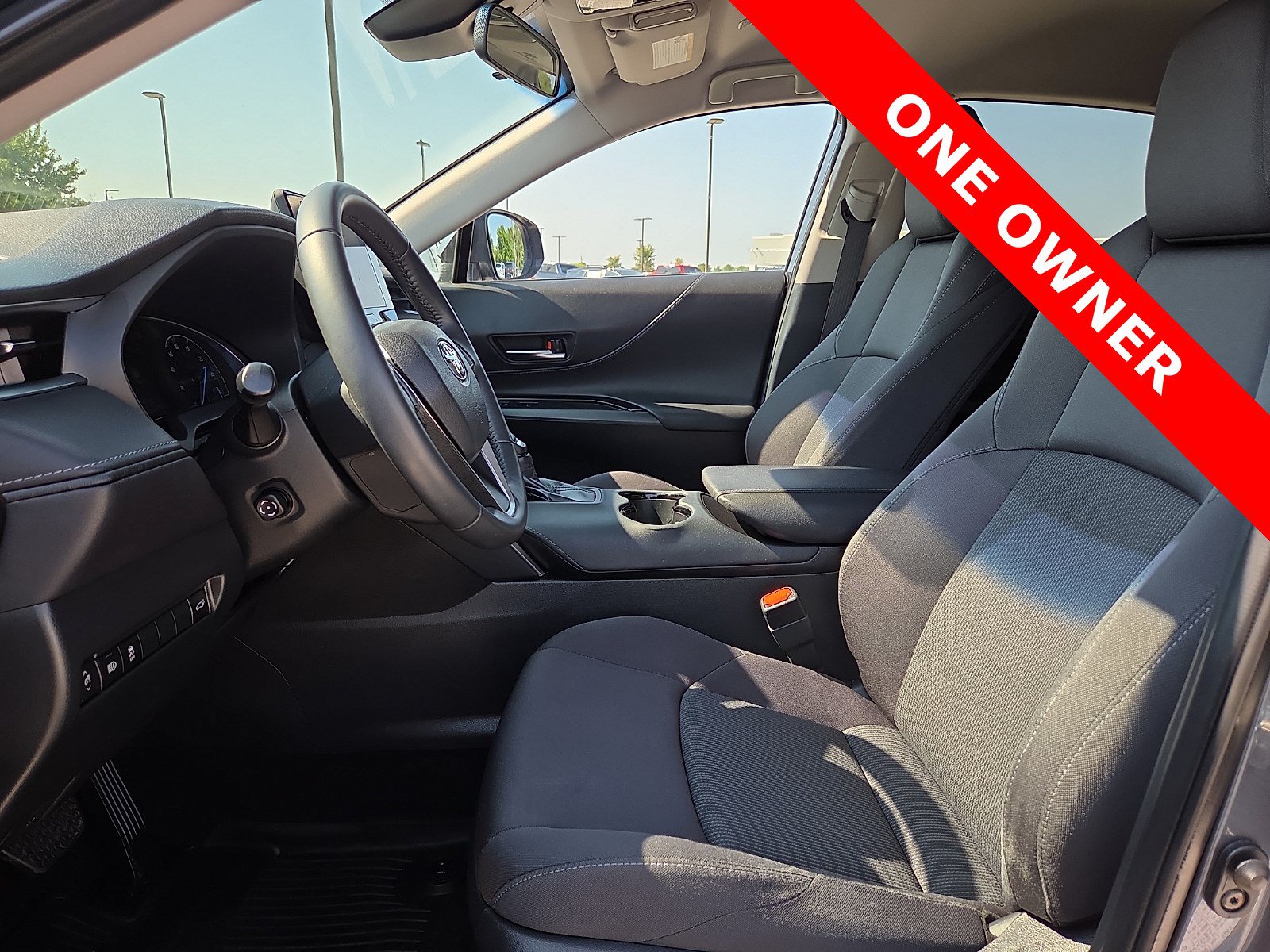 Used 2024 Toyota Venza LE AWD/4WD image 15