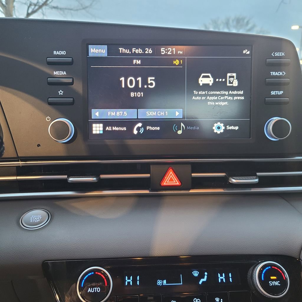 Used 2023 Hyundai Elantra SEL image 17