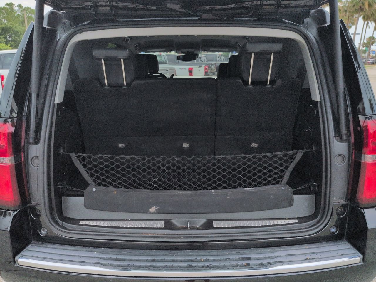 Used 2018 Chevrolet Tahoe Premier RWD image 12