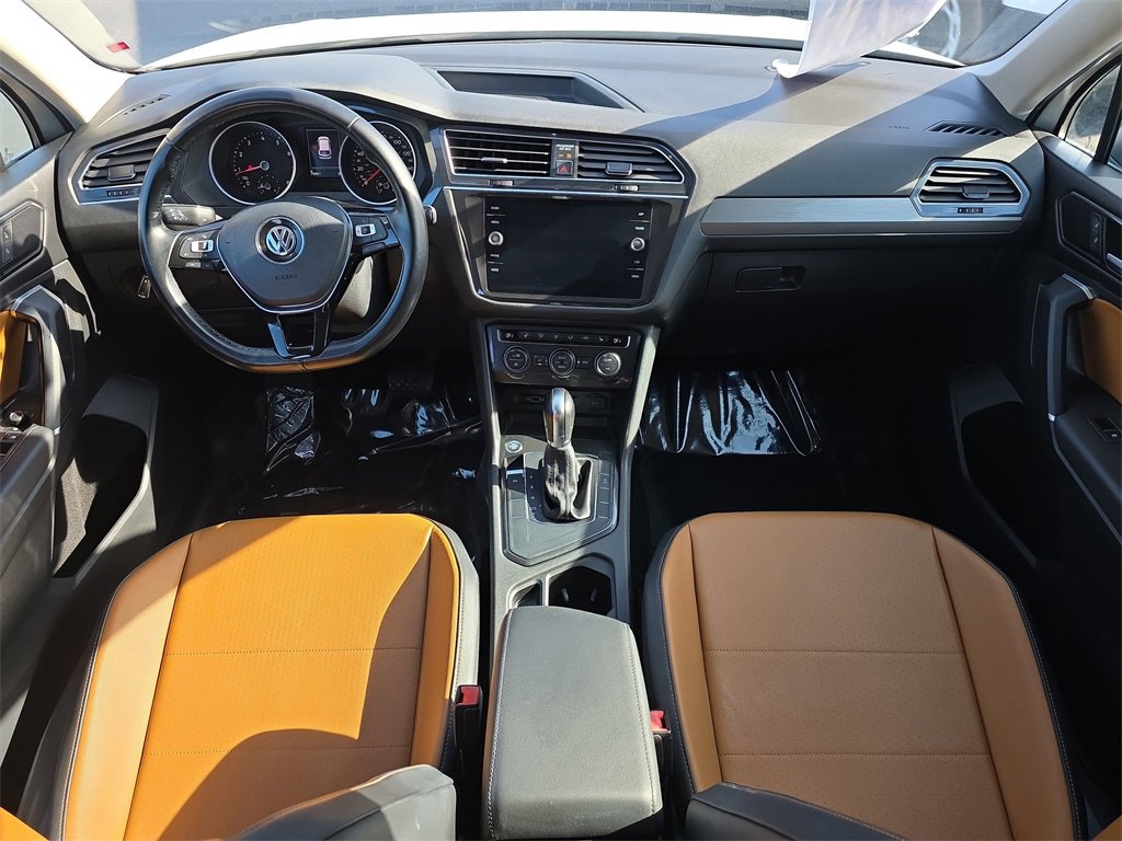 Used 2018 Volkswagen Tiguan SE w/ Panoramic Sunroof Package image 14