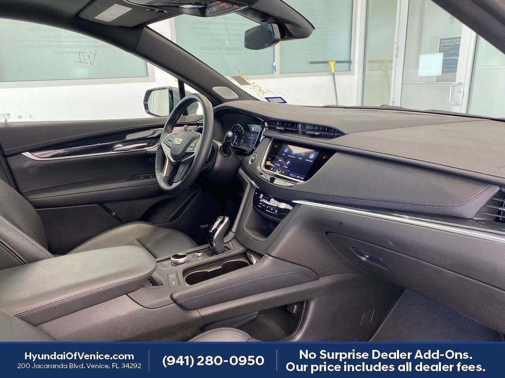 Used 2025 Cadillac XT5 Premium Luxury FWD image 18