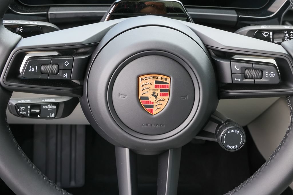 New 2026 Porsche Macan 4 Electric AWD/4WD image 16
