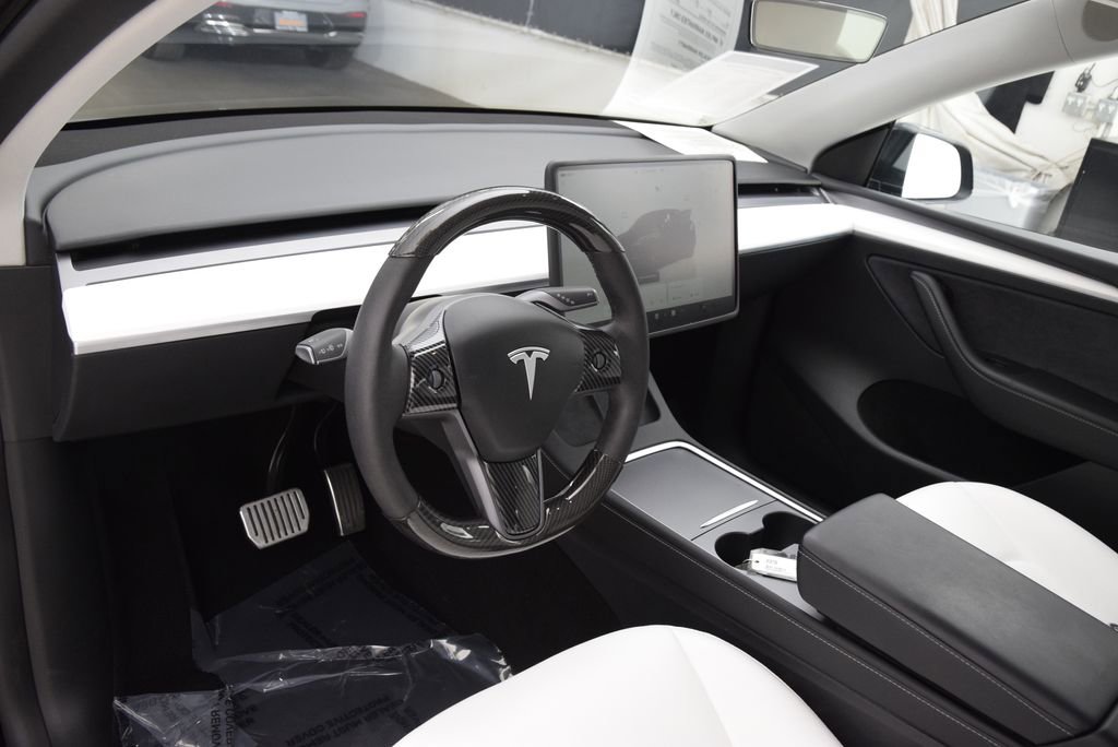 Used 2024 Tesla Model Y Long Range image 22