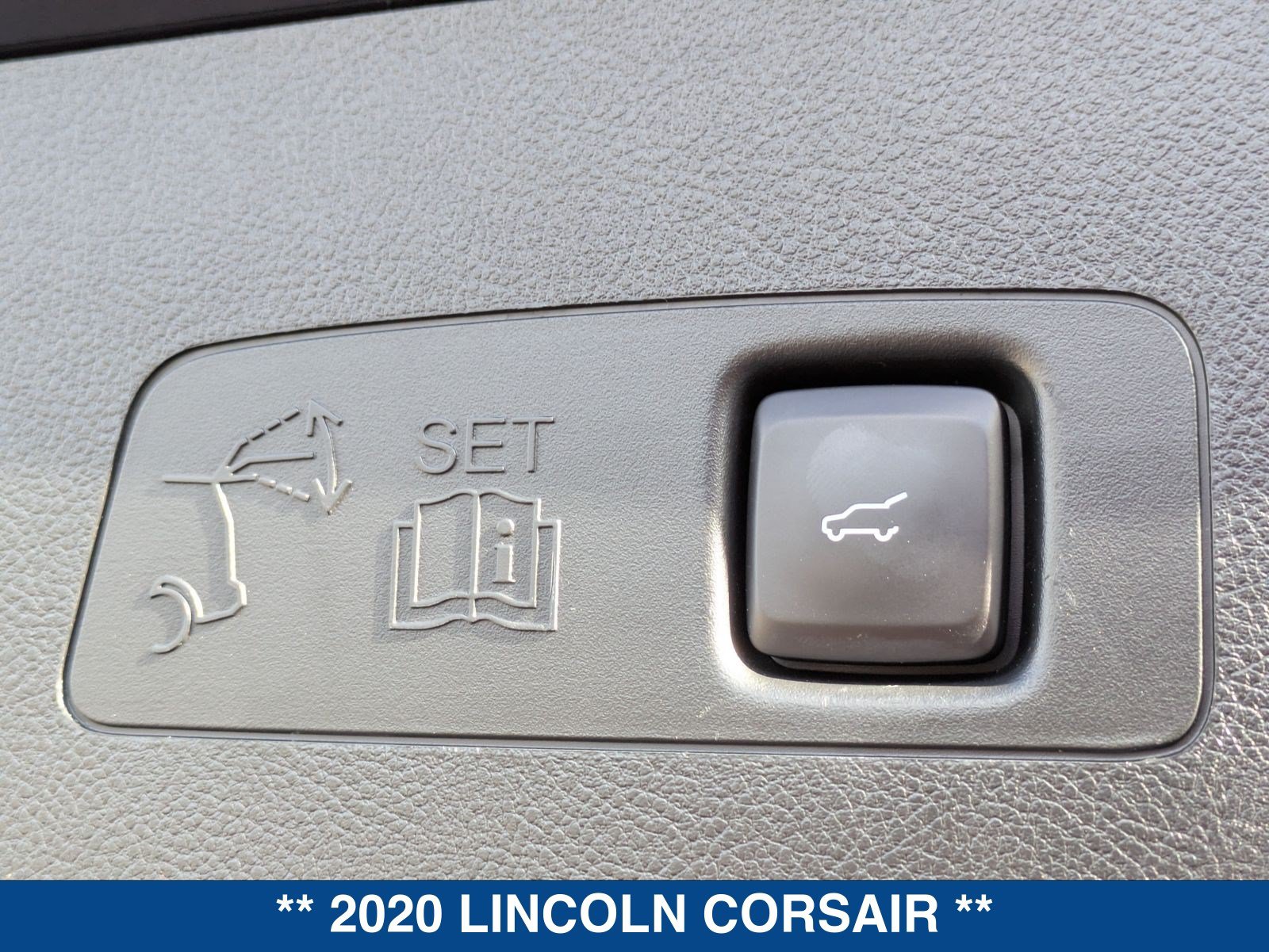 Used 2020 Lincoln Corsair Reserve w/ Elements Package FWD image 15
