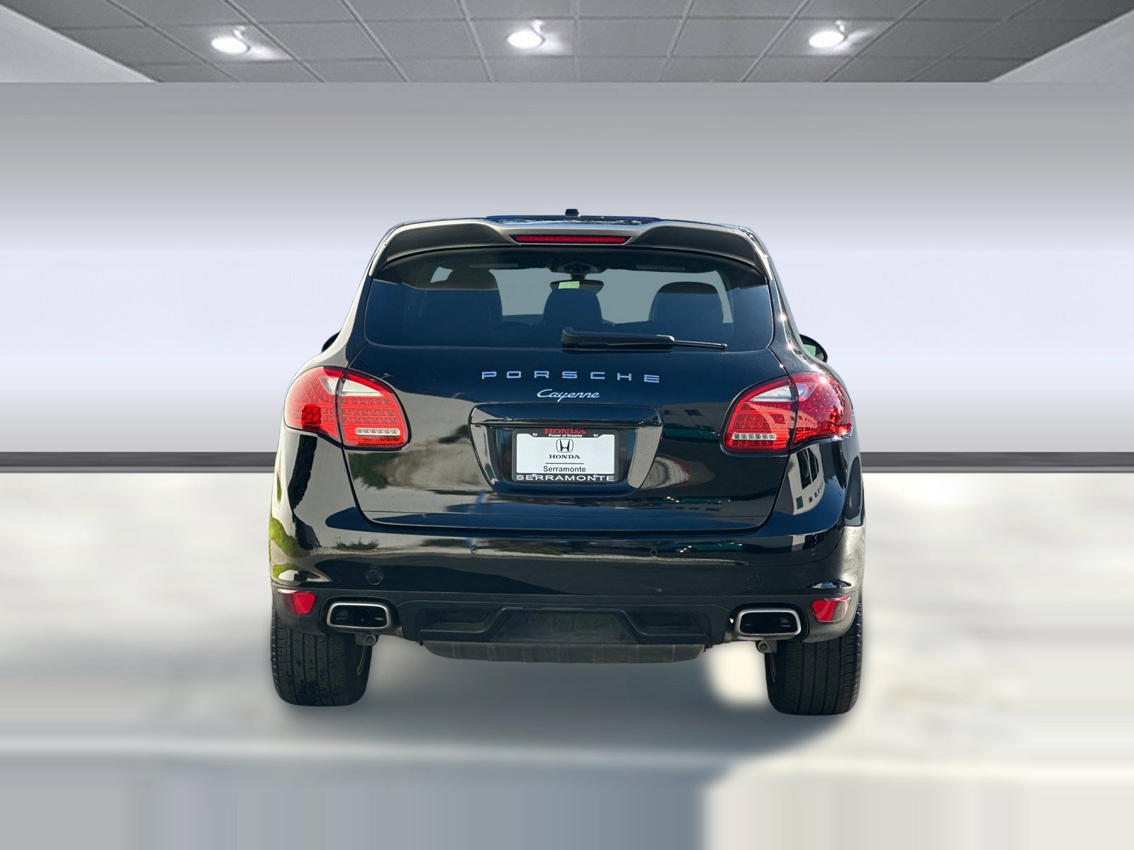 Used 2014 Porsche Cayenne Platinum Edition image 9