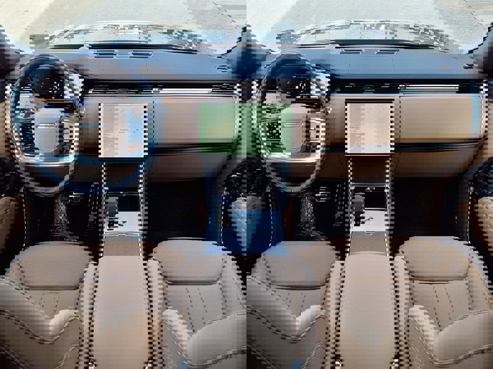 New 2026 Land Rover Range Rover Long Wheelbase SE image 9