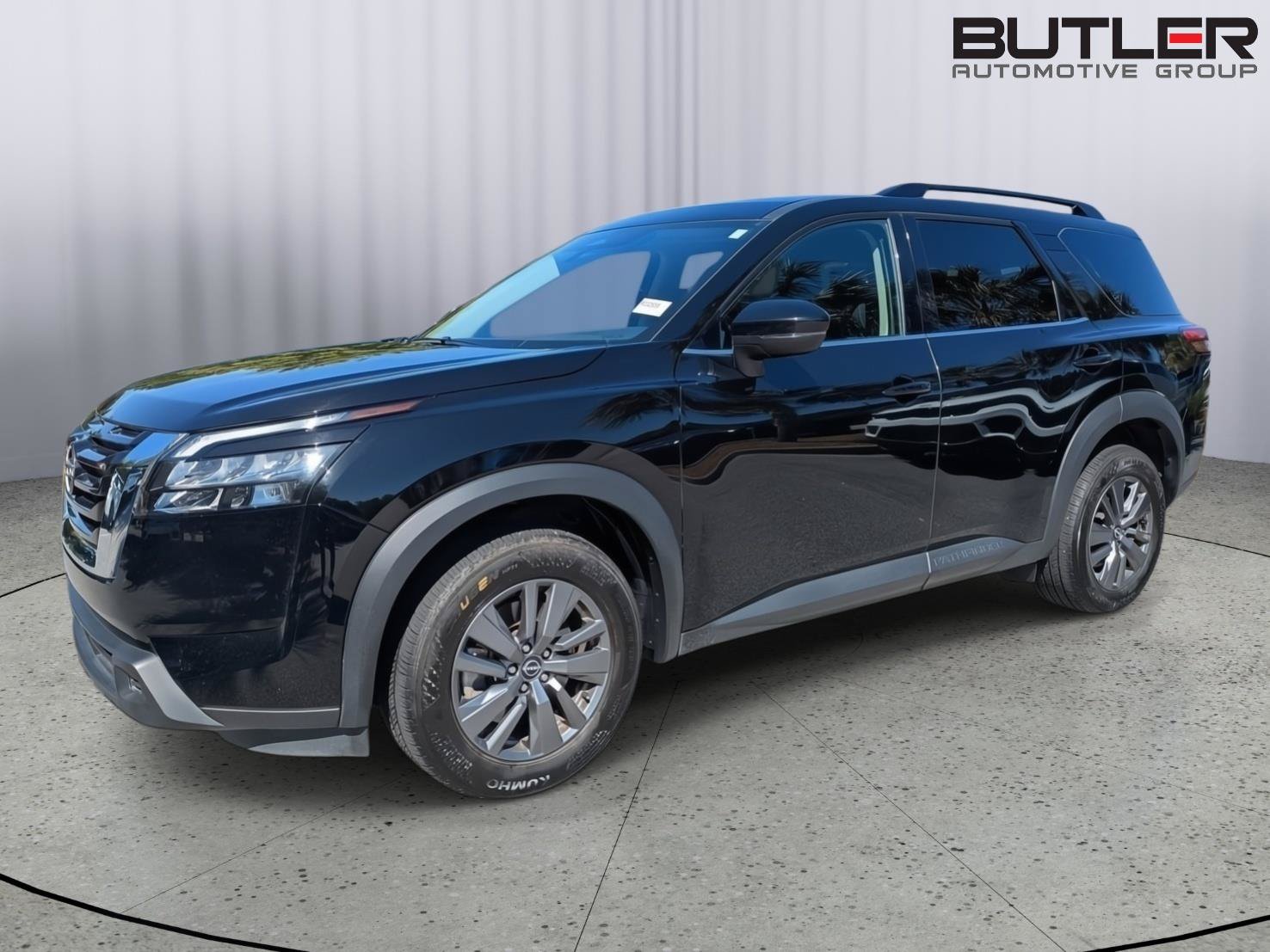 Used 2025 Nissan Pathfinder SV