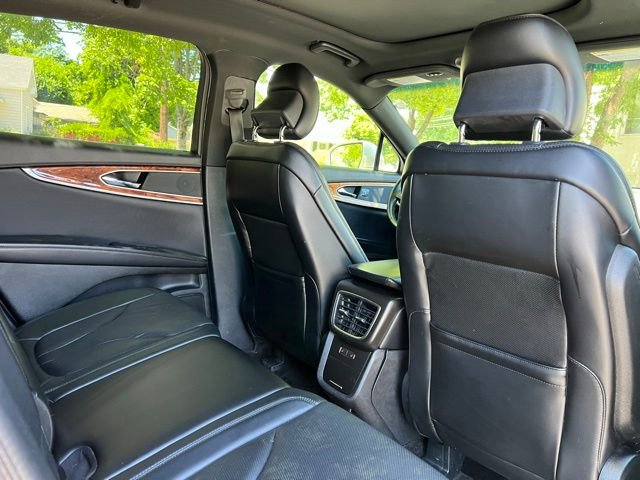 Used 2016 Lincoln MKX Reserve w/ Technology Package FWD image 17