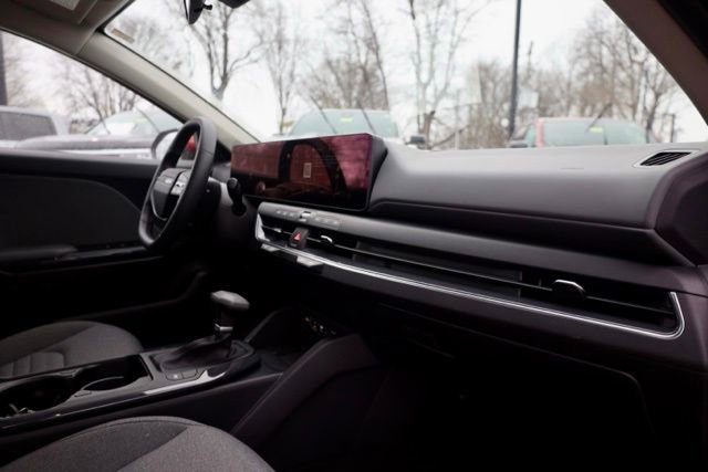 Certified 2025 Kia K4 EX image 37