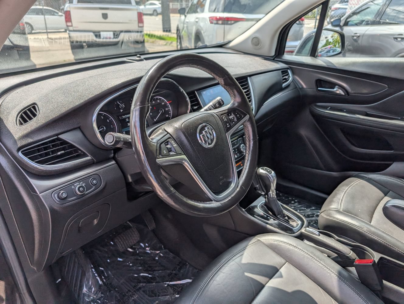 Used 2017 Buick Encore Essence FWD image 12