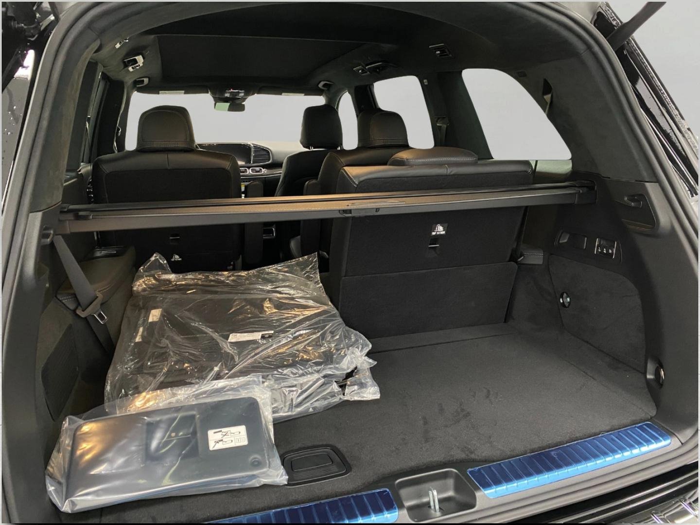 New 2026 Mercedes-Benz GLS 63 AMG 4MATIC image 7