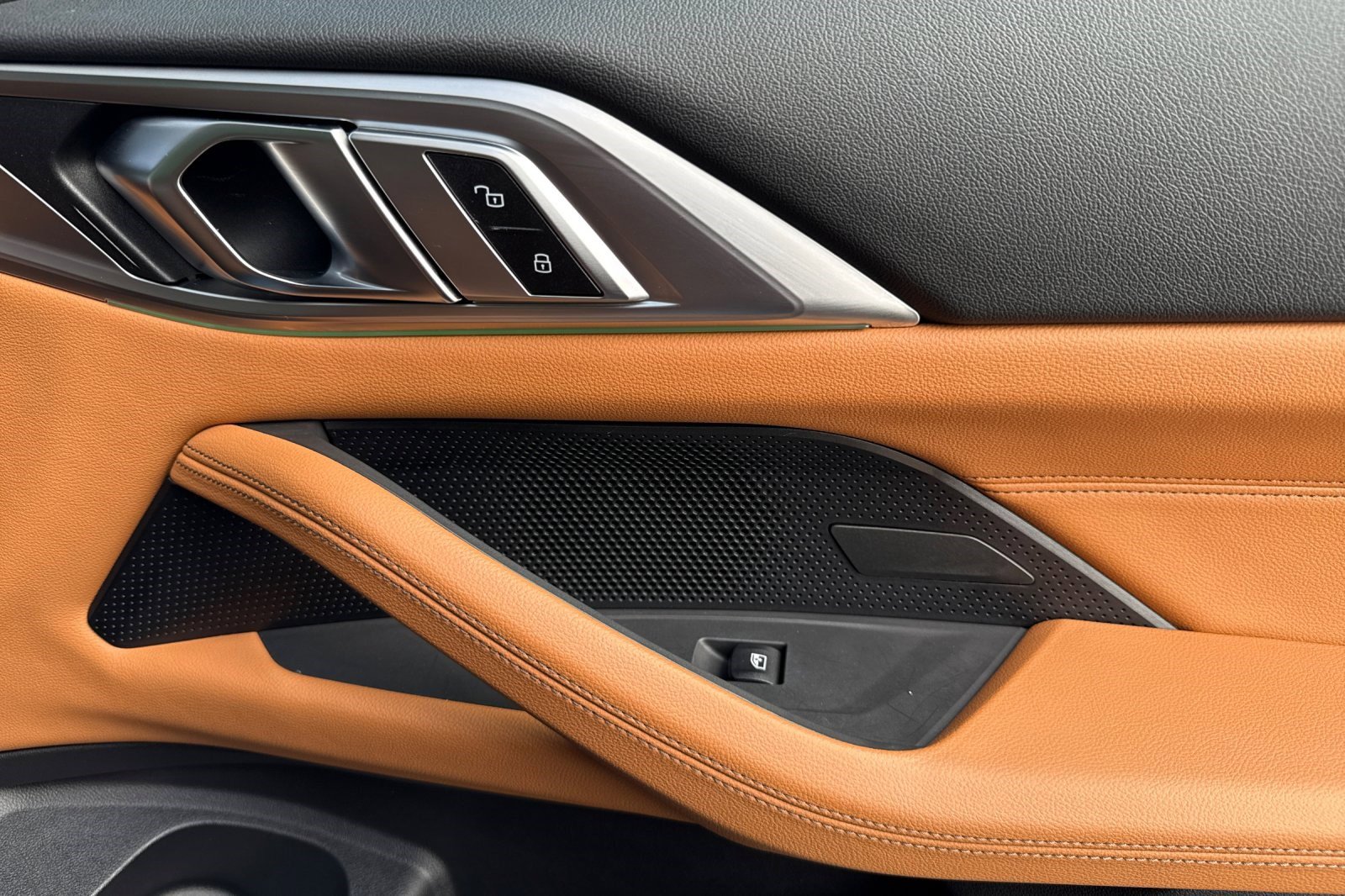 Used 2025 BMW 430i Coupe w/ Convenience Package image 21