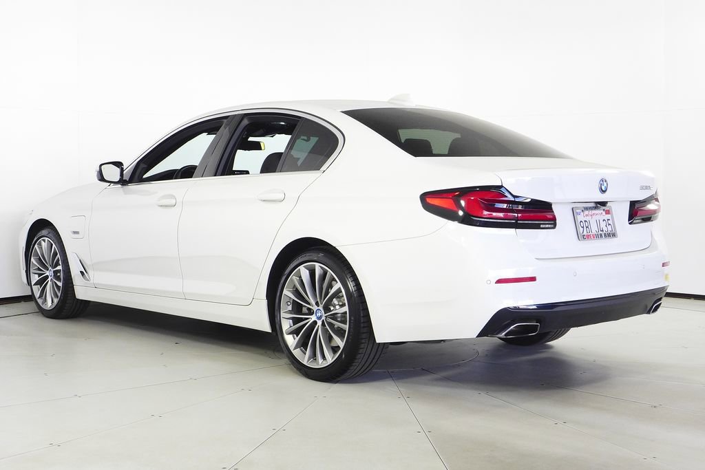 Certified 2022 BMW 530e w/ Convenience Package image 9