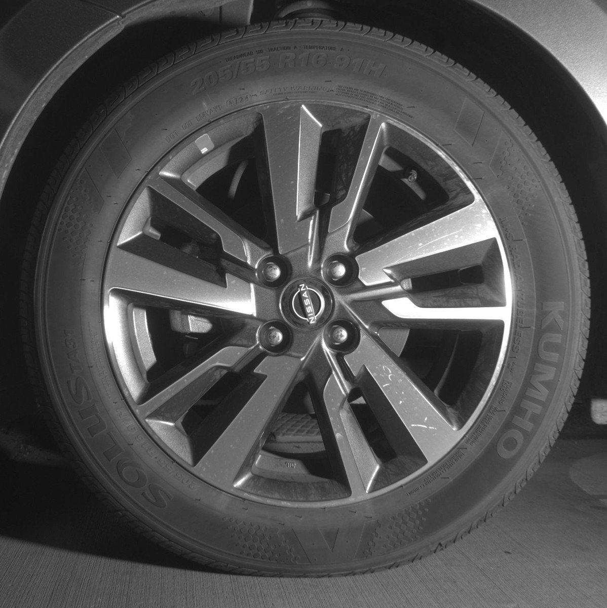 Used 2025 Nissan Versa SV FWD image 12