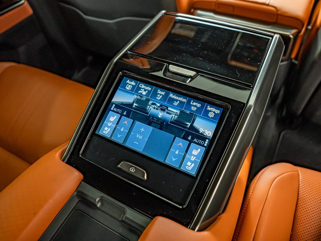 Used 2025 Lexus LX 700h Ultra Luxury AWD/4WD image 41