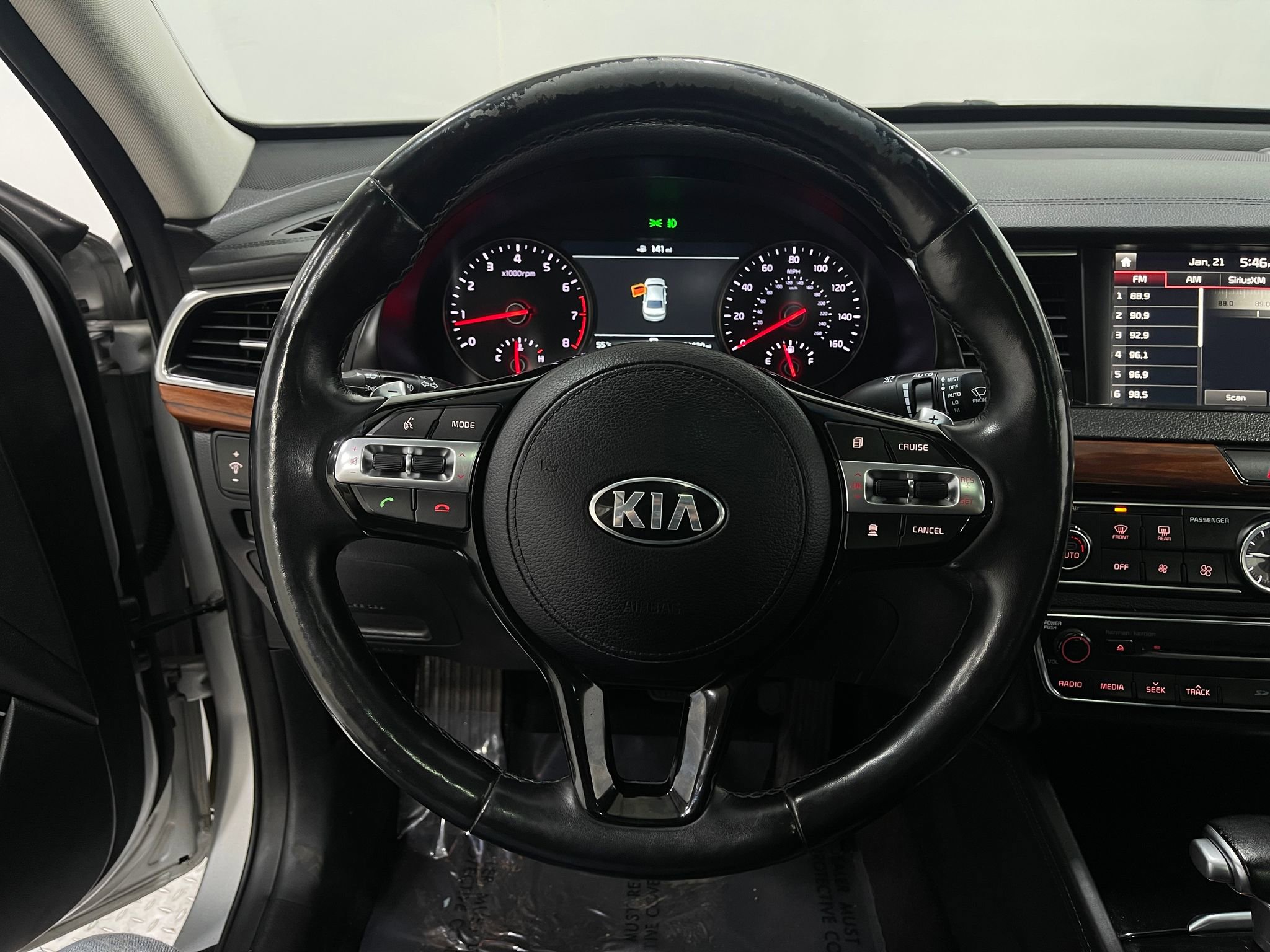 Used 2018 Kia Cadenza Technology image 24