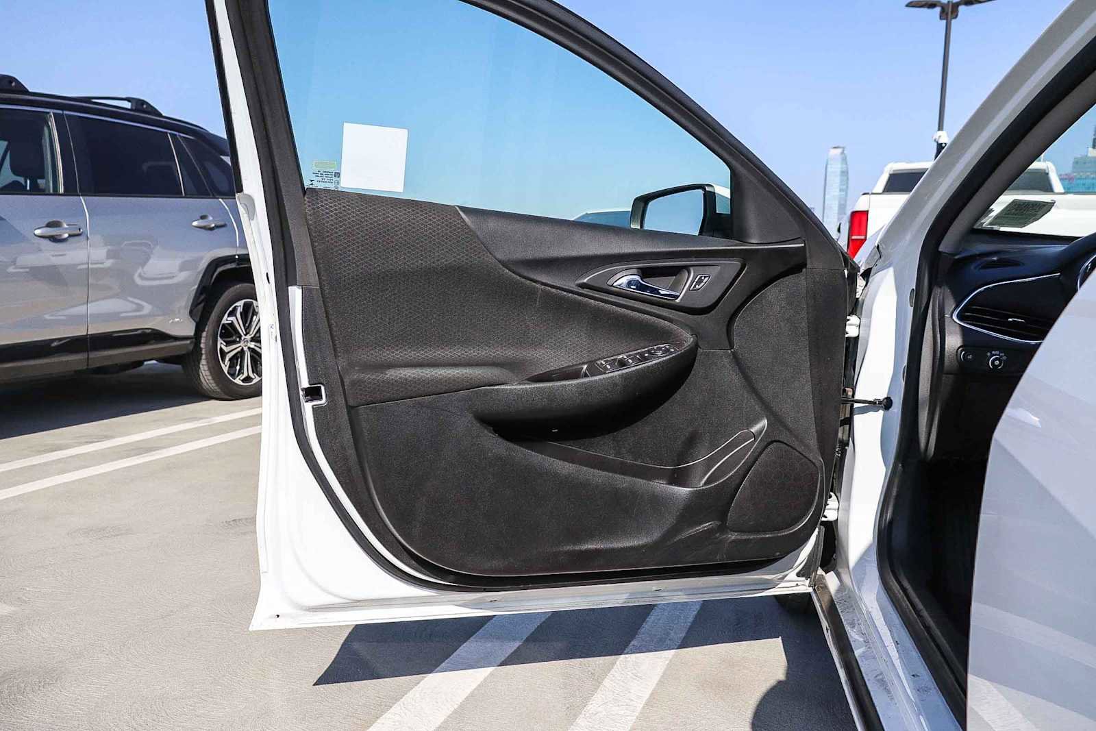 Used 2017 Chevrolet Malibu Hybrid FWD image 17