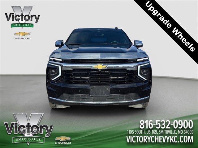 Used 2025 Chevrolet Suburban LS image 2