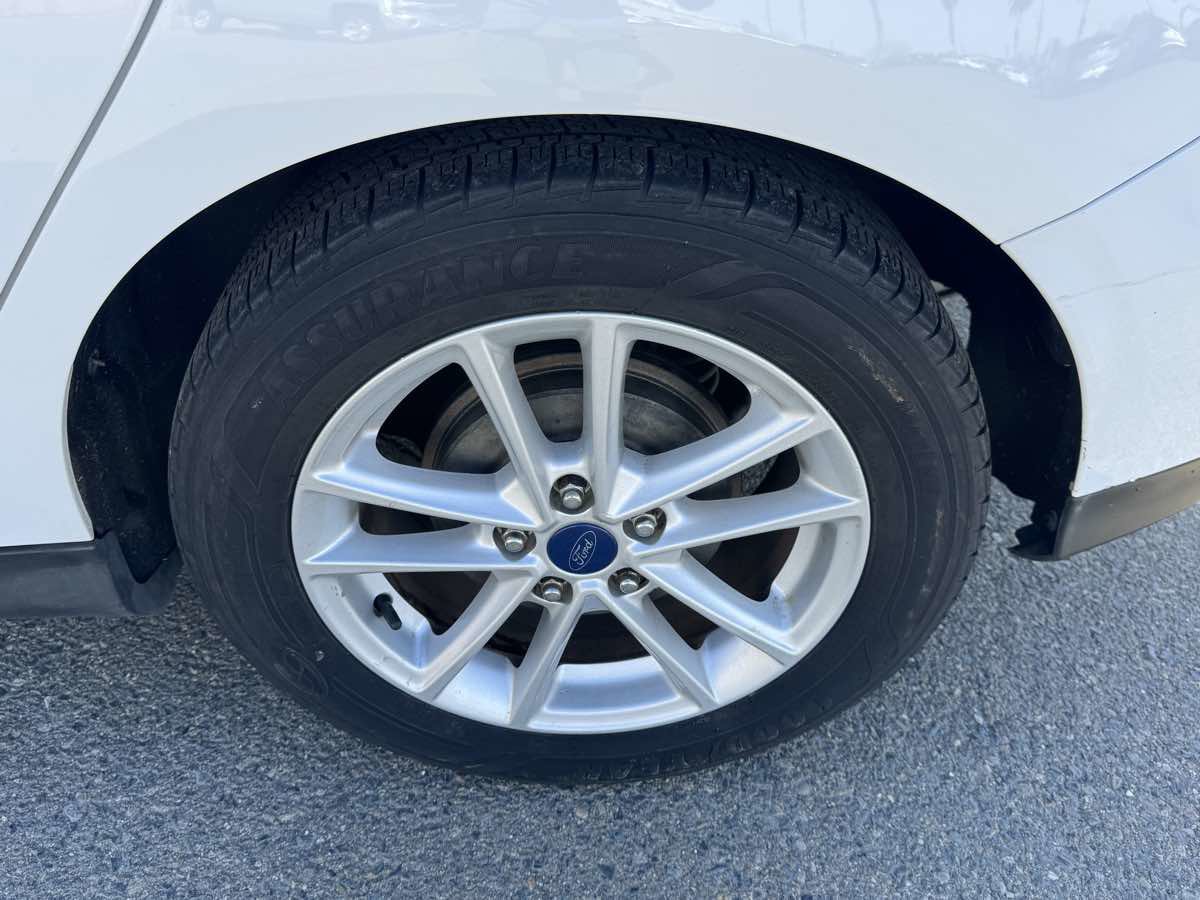 Used 2016 Ford Focus SE FWD image 35