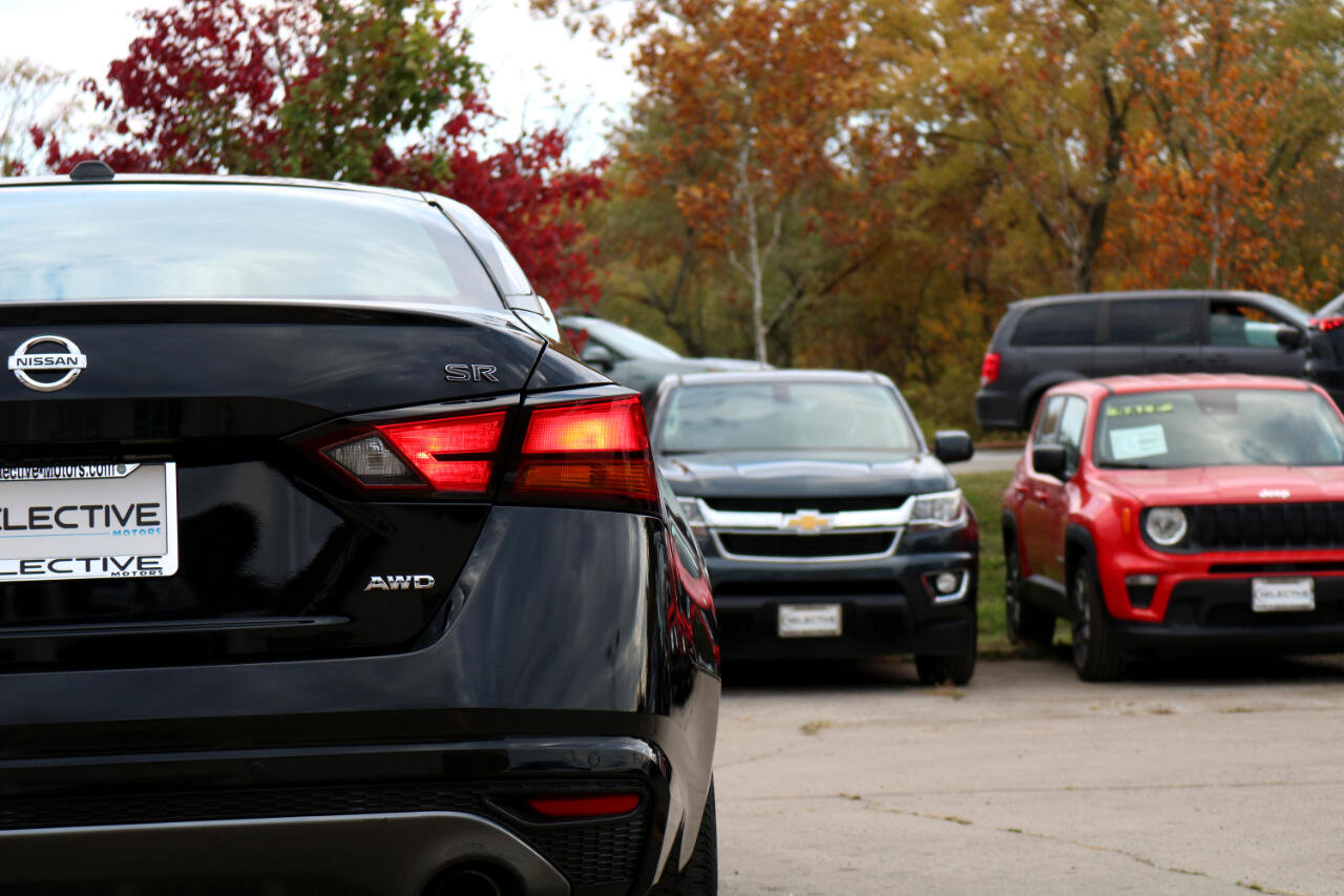 Used 2021 Nissan Altima 2.5 SR image 9