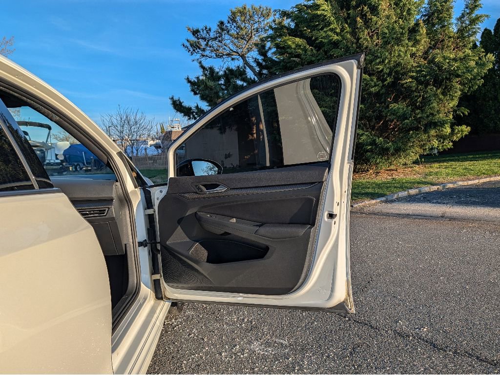 Used 2024 Volkswagen Golf R image 13