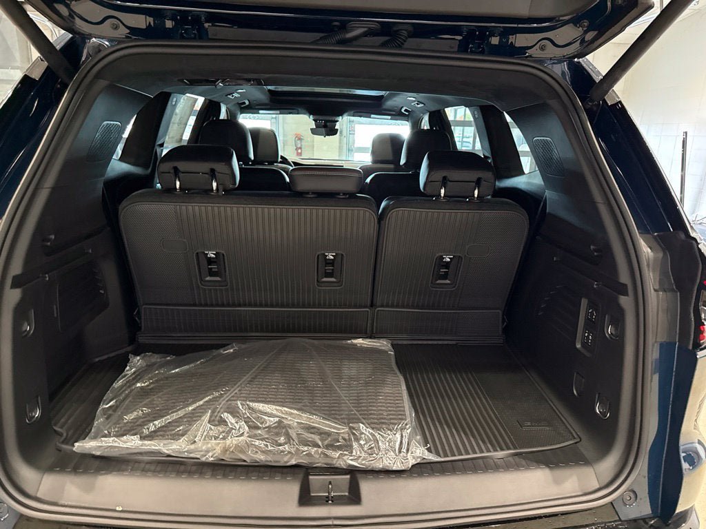 New 2027 GMC Acadia Denali Ultimate w/ LPO, Floor Liner Package AWD/4WD image 20