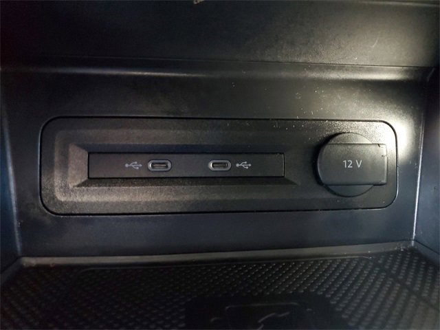 Certified 2023 Volkswagen Atlas SEL R-Line image 22